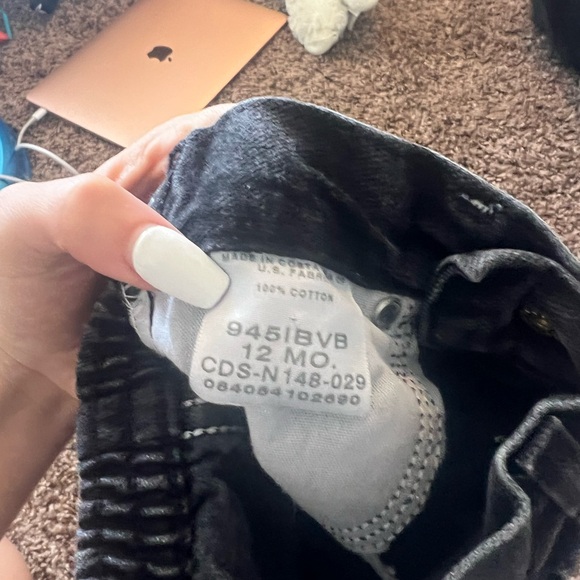 Black Wrangler jeans - Picture 3 of 4